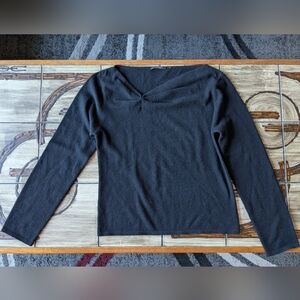 Elie Tahari Women's Black Crew Neck Sweater